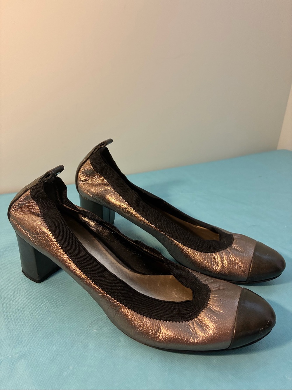 NINE WEST Metallic Bronze Low Block Heel Pumps with Black Cap Toe Size 7.5